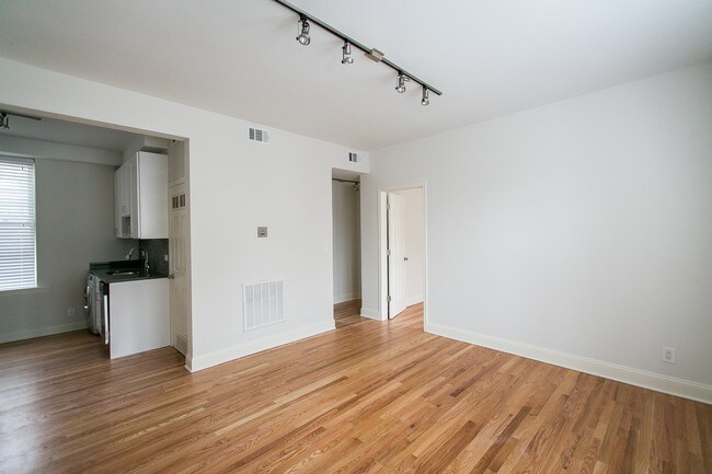 Building Photo - 2411 N Talman Ave