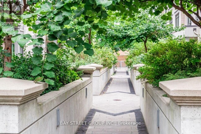 Building Photo - 50 Holmes Ave