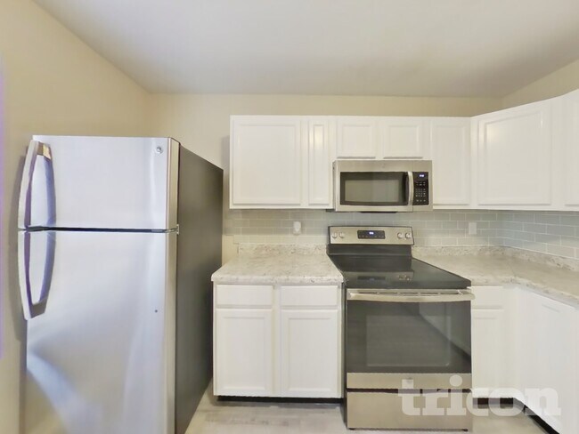 Foto del edificio - 5839 Emmert Way