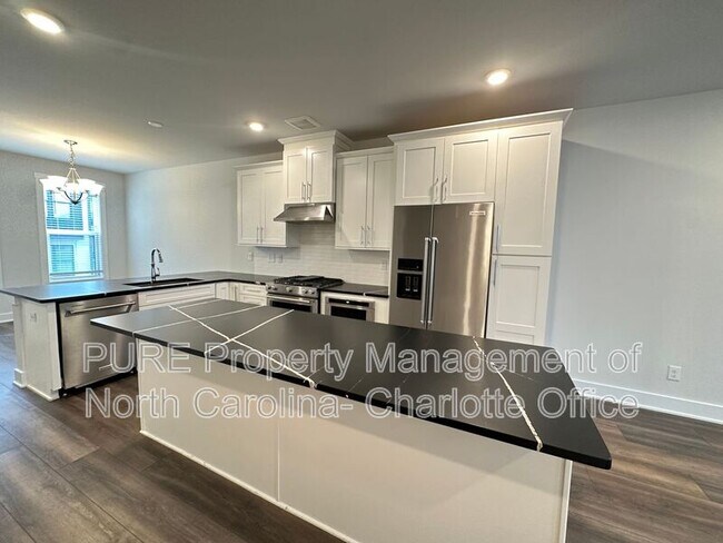 Building Photo - 2124 Terwilliger Trl