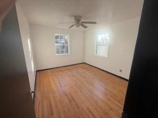 Building Photo - 1465 W 7th Ave