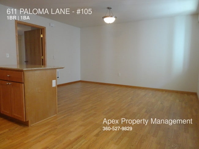 Building Photo - 611 Paloma Ln