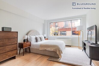 Building Photo - 340 E 51st St