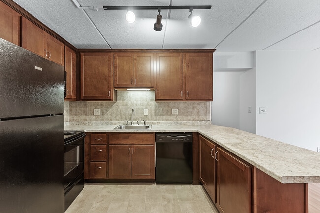 Building Photo - The Marshall Street Apartments