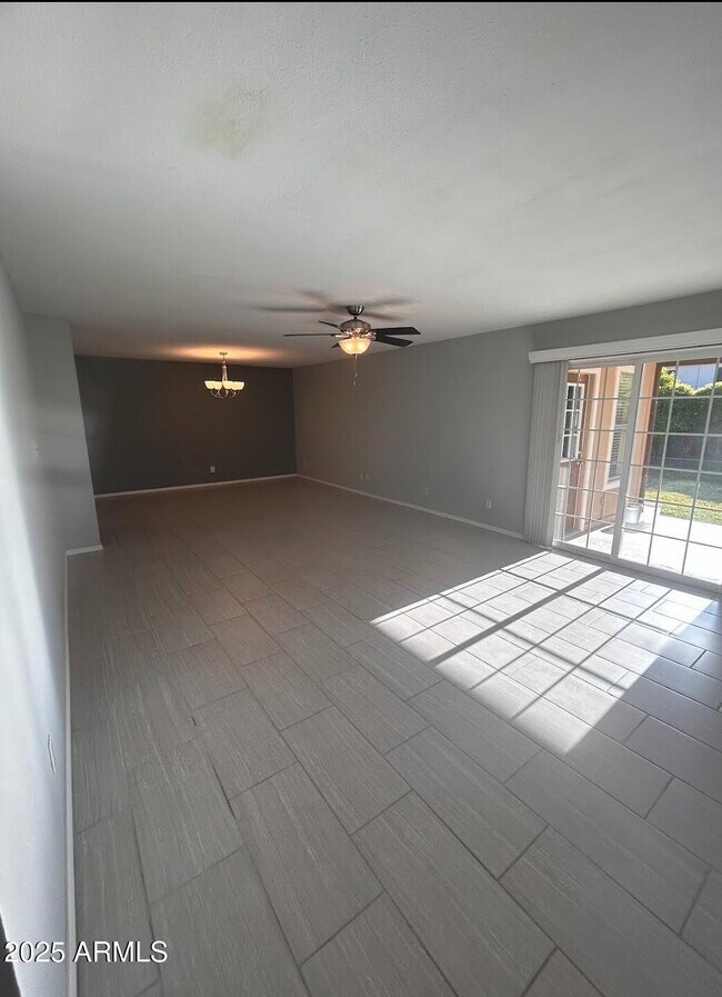 Building Photo - 6728 S Terrace Rd