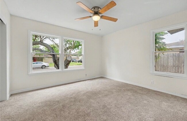 Building Photo - 942 Delaine Dr