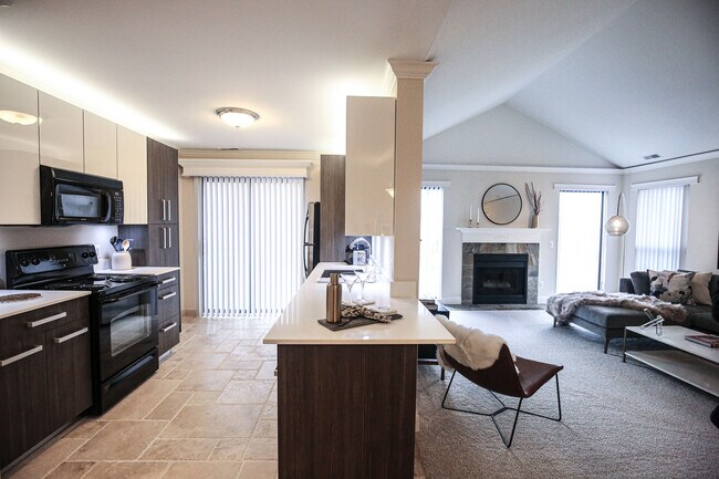 Building Photo - 43067 Hiddencove Ct