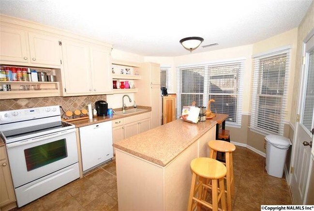 Building Photo - 6939 Steeplechase Dr NW