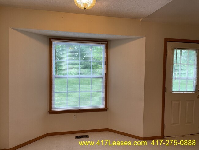 Building Photo - 1713 Windmill Way