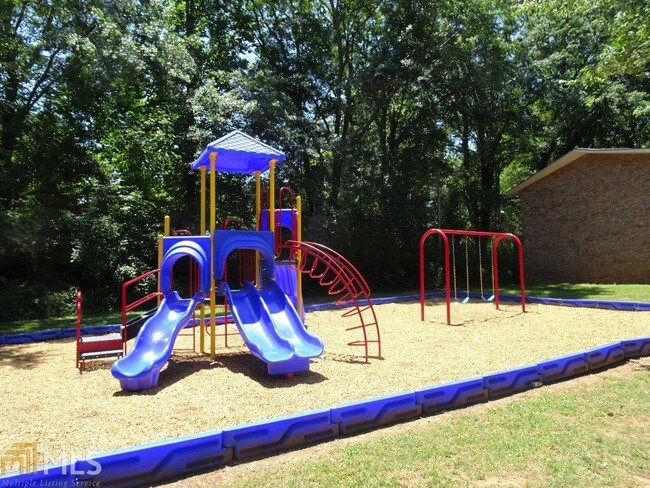 Foto del edificio - 53 Newnan Estates Dr