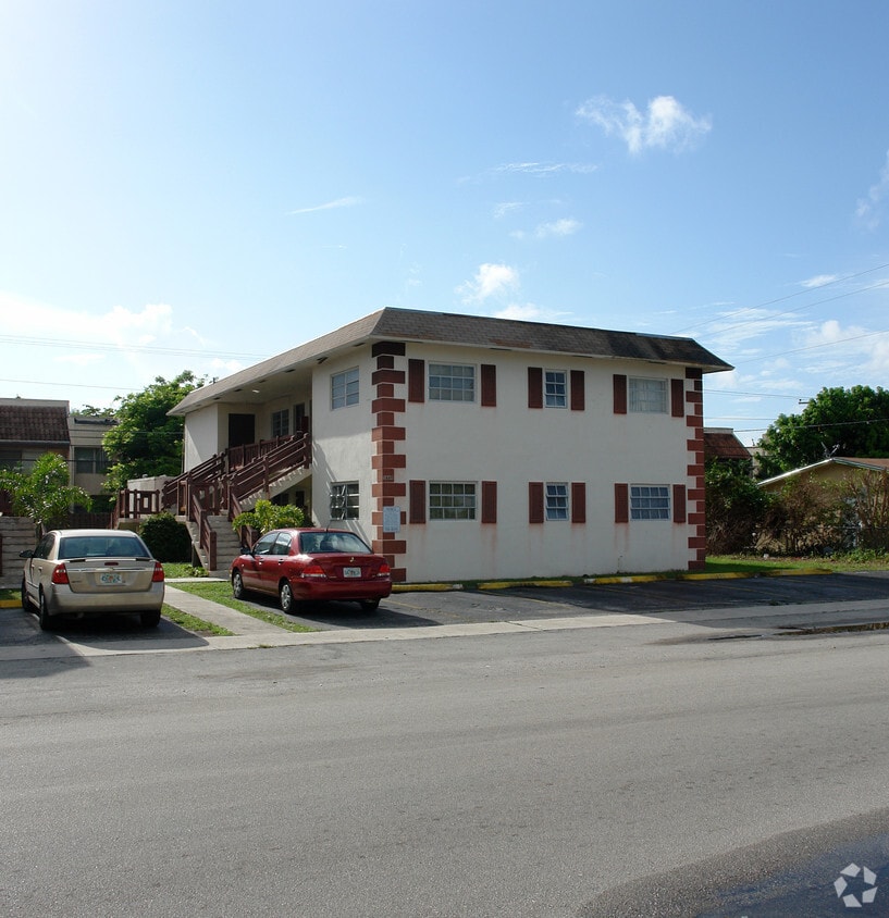 Primary Photo - 1660 NW 58th Ter