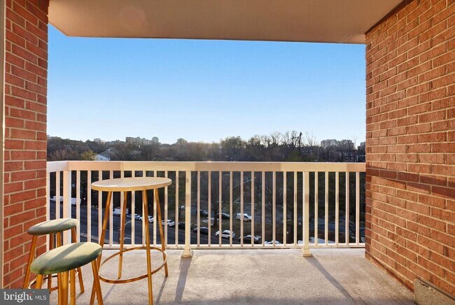 Building Photo - 3101 N Hampton Dr