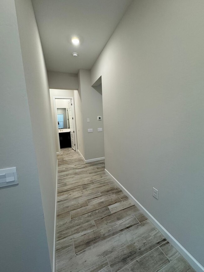 Foto del edificio - Brand New 4 Bedroom Gated Scottsdale Commu...