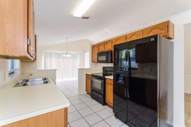 Building Photo - 8112 Bright Meadow Dr