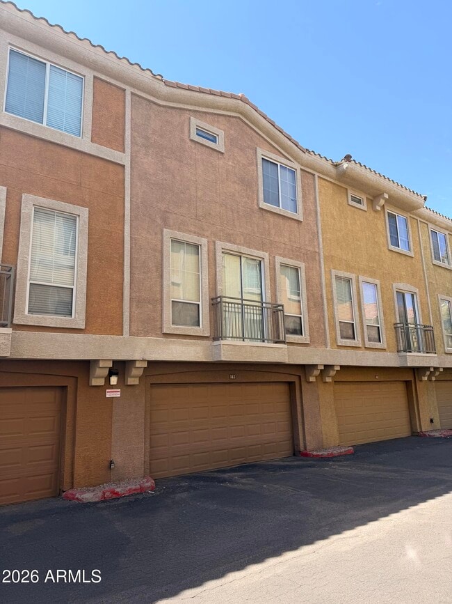 Building Photo - 18250 N Cave Creek Rd