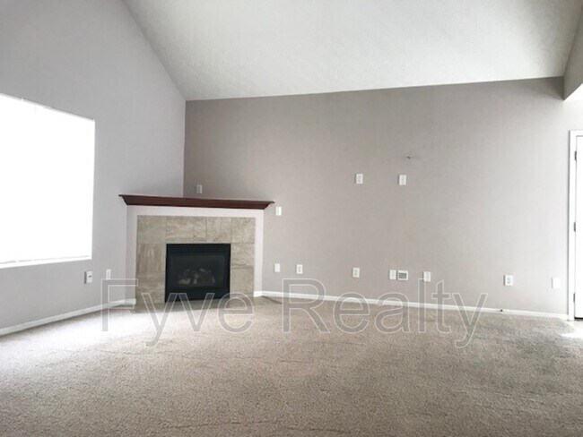 Foto del edificio - 123 Arrowfeather Ln