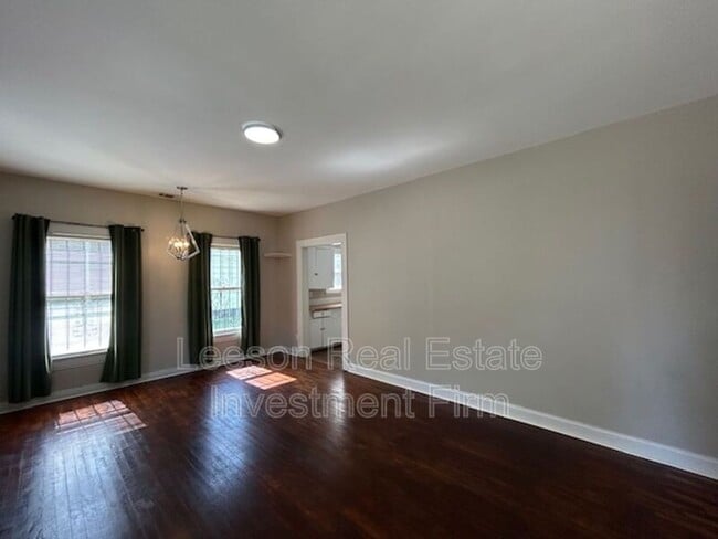 Foto del edificio - 230 E Lister St