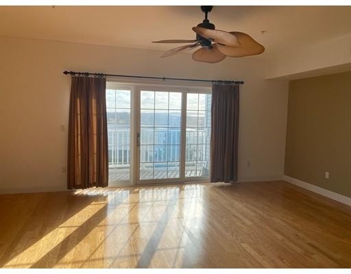 Foto del edificio - 233 Beach Rd
