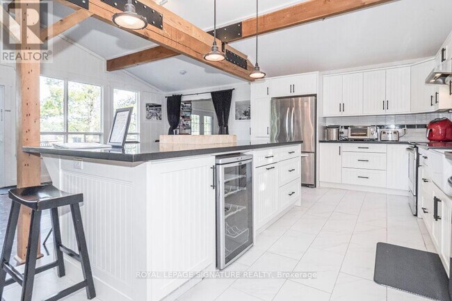 Building Photo - 1127 Sunny Lake Rd