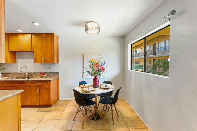 Foto del edificio - 5535 Ackerfield Ave