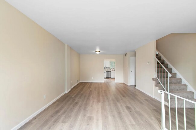 Foto del edificio - 1630 Forest Hill Rd