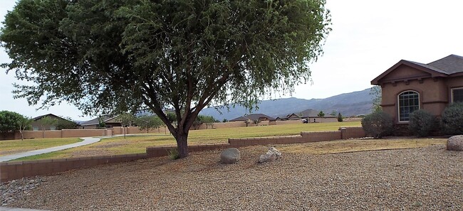 Foto del edificio - Large family home in the Silverado Subdivi...