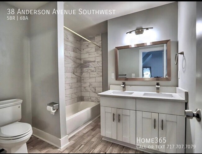 Foto del edificio - Beautiful 3,116 sq ft home with a finished...