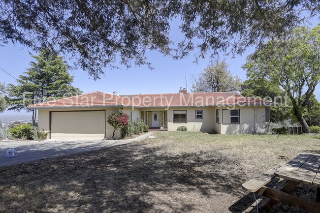 Building Photo - 160 Vista Del Grande