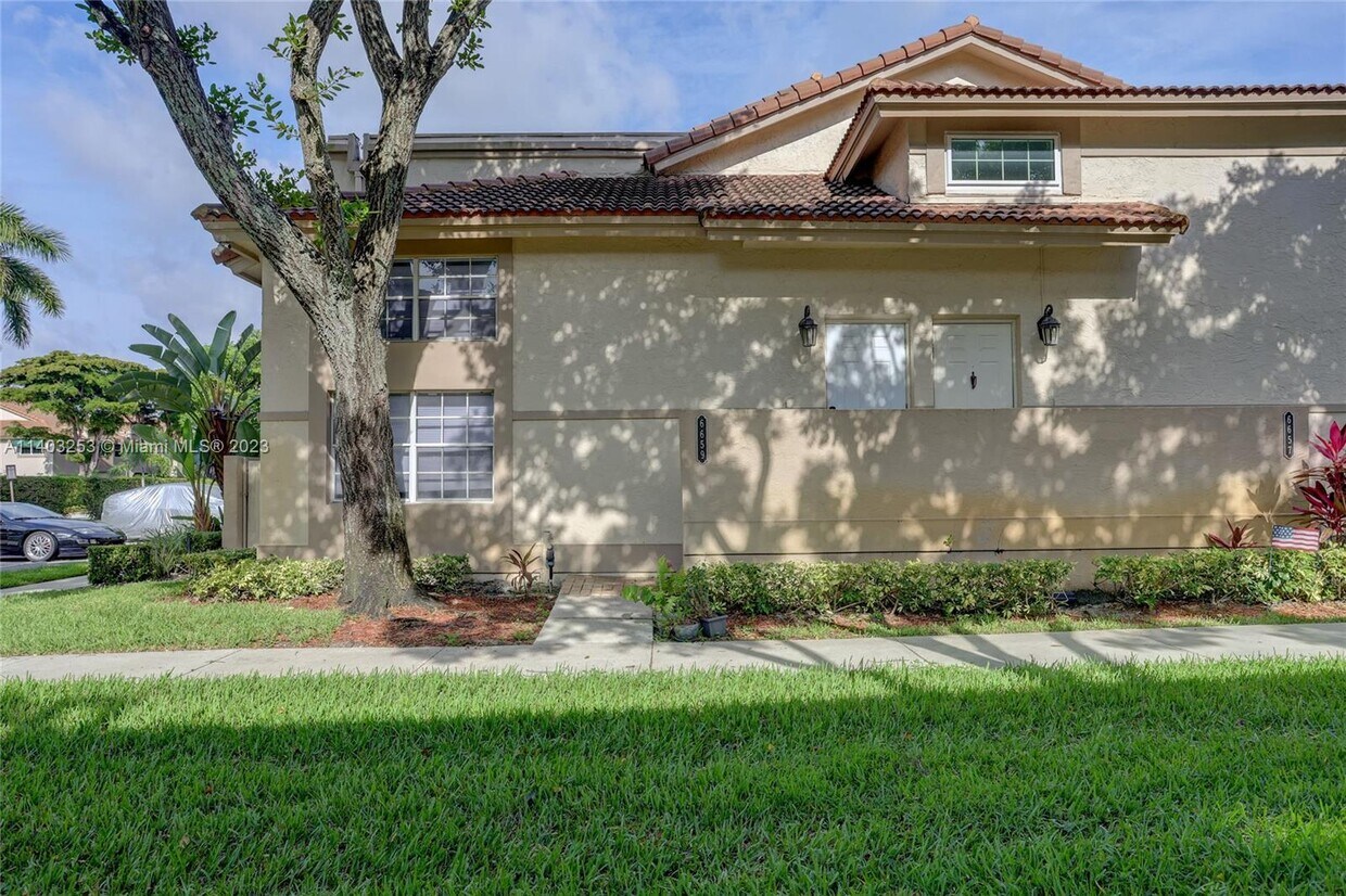 6659 Via Regina, Boca Raton, FL 33433 Townhouse for Rent in Boca