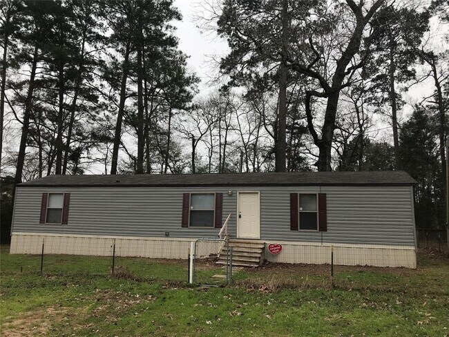Building Photo - 931 S Pine Lake Rd