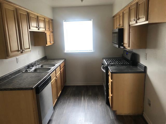 Building Photo - 1131 Pebblebrook Dr