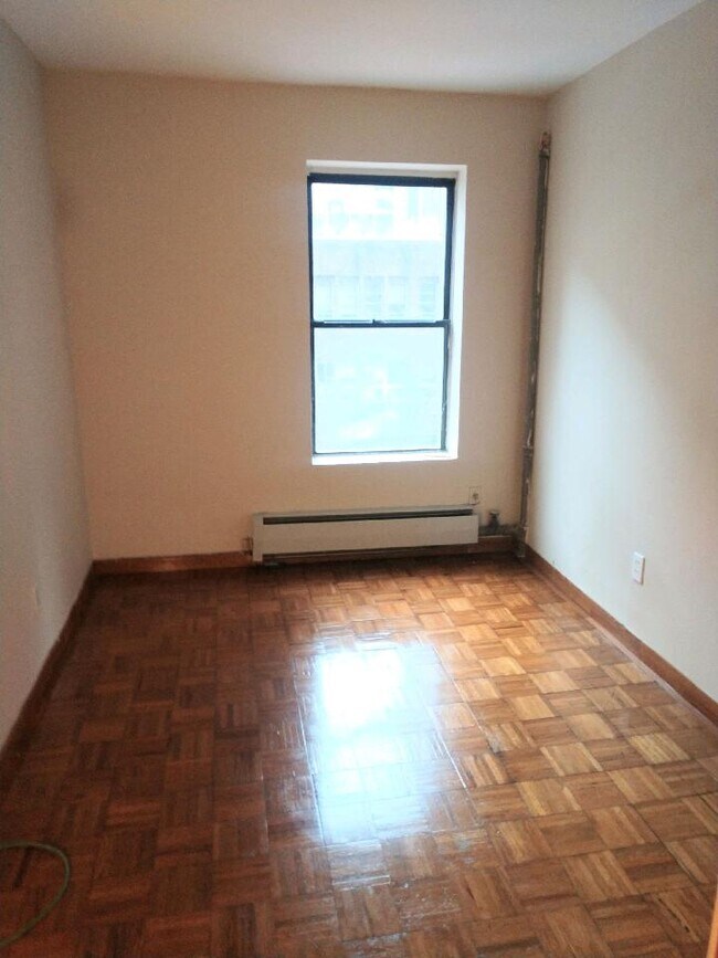 Bright bedroom - 240 E 23rd St