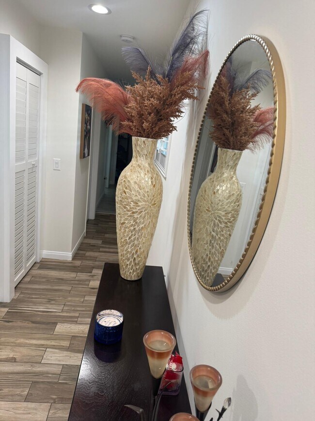 Foto del edificio - 11341 Cohasset St