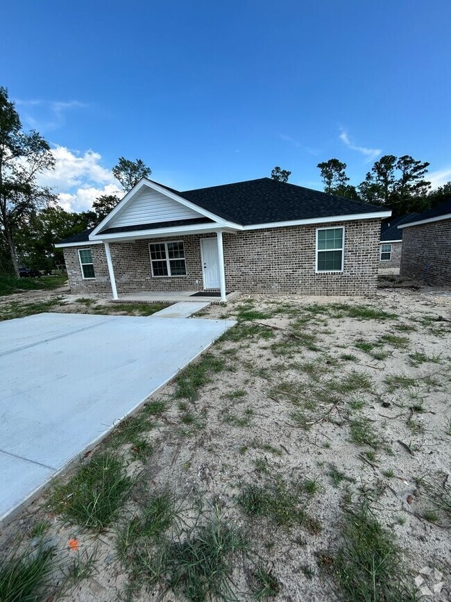 Building Photo - 1085 Hughes St