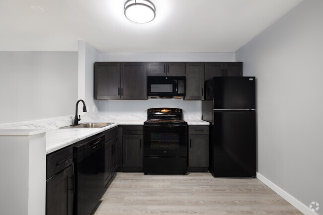 2BR, 1BA - 747SF - Renewal Heights Apartments