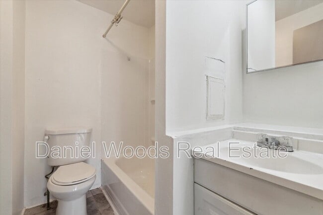 Building Photo - 3927 Powelton Ave