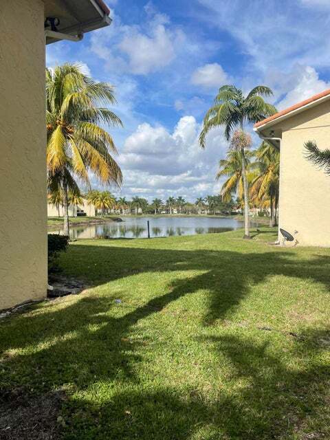 Foto del edificio - 1477 Lake Crystal Dr