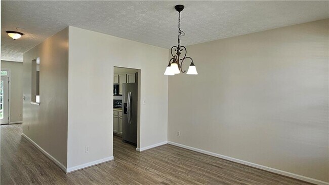 Building Photo - 3060 Kentmere Dr