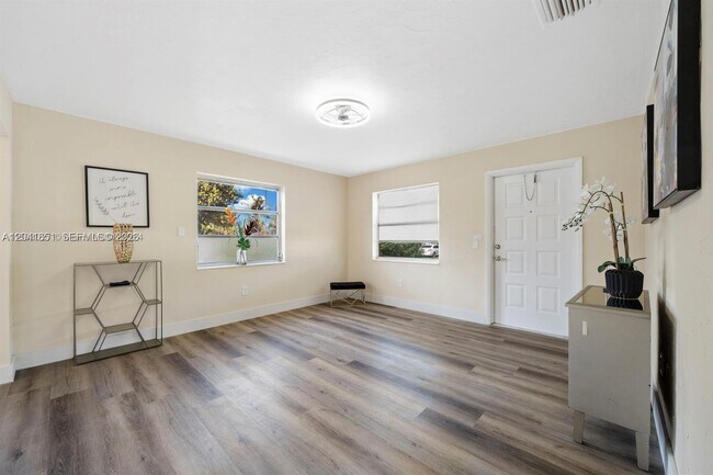 Foto del edificio - 7532 Farragut St