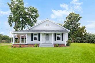 Building Photo - 2811 Locust Hill Rd