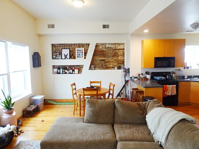 Foto del edificio - 1822 N Campbell Ave