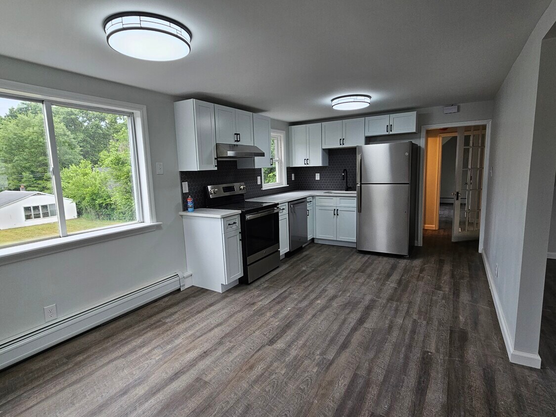 2156 Curry Rd Unit 2, Schenectady, NY 12303 Apartments in Schenectady