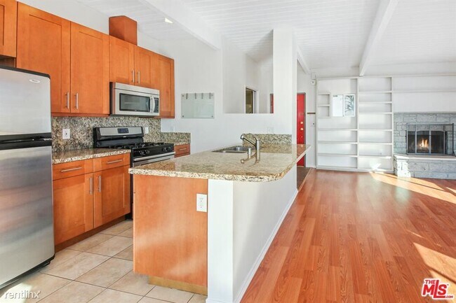 Foto del edificio - 2 br, 2 bath House - 8500 Magnolia Dr