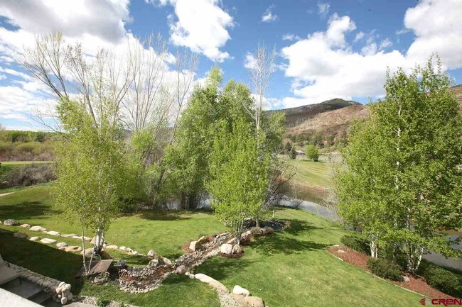 Foto del edificio - 590 Horse Thief Ln