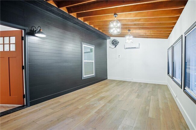 Foto del edificio - 1170 Niles Ave NW