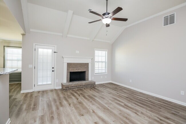 Foto del edificio - 844 Pinnacle Dr.