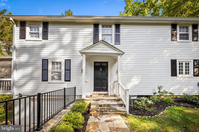 Building Photo - 1717 Circle Rd