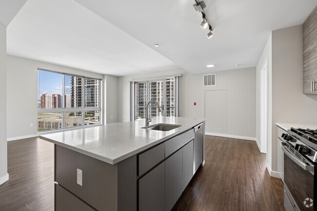 2BR, 2BA - 1,300SF - Kitchen - Opus @ Harbor Point