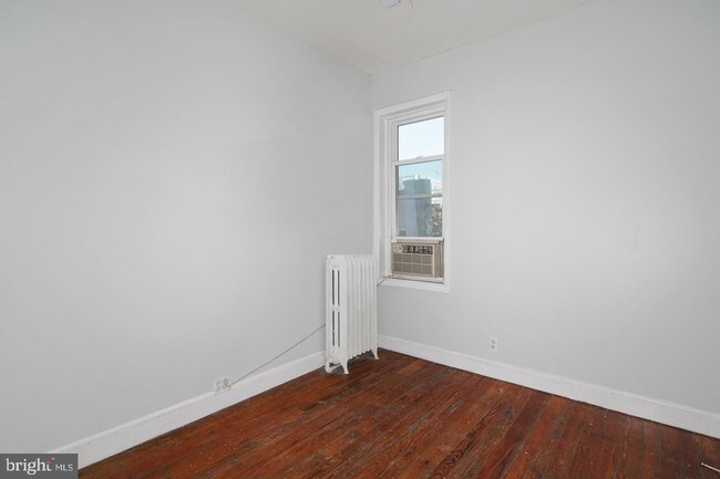 Building Photo - 2324 Poplar St