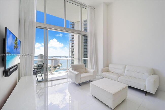 Foto del edificio - 475 Brickell Ave